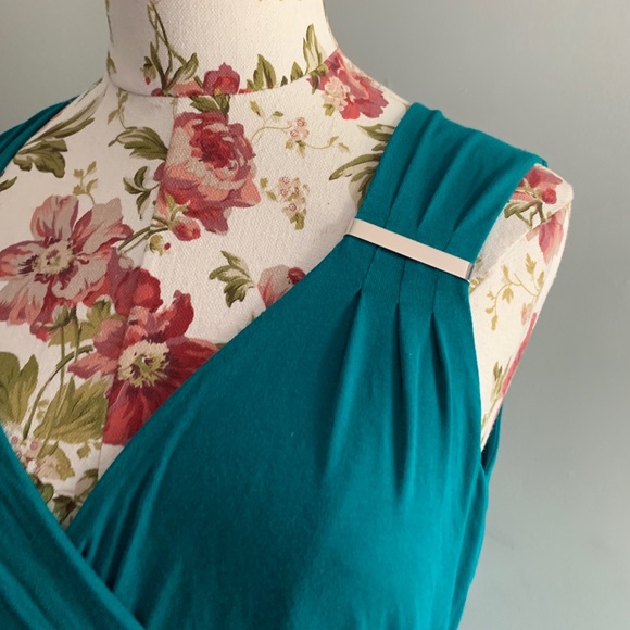 ☝️SALE WHITE HOUSE BLACK MARKET teal top - Picture 2 of 5